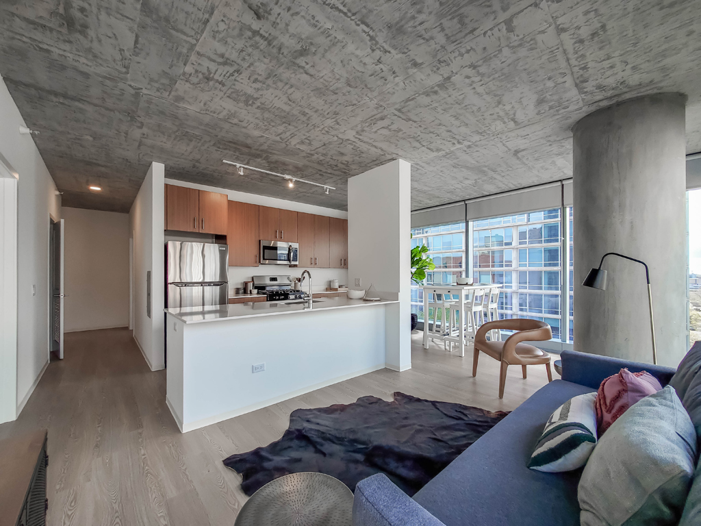 711Living-144219 South Loop 2-Bedroom Apartment