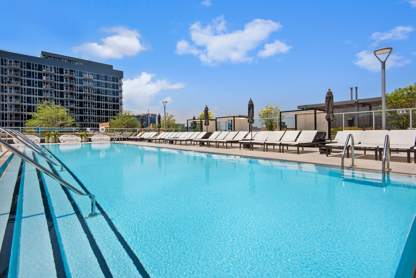 727westmadison_pool